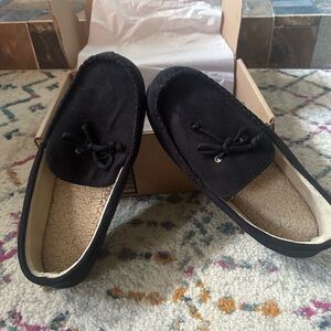 Isotoner Men's Black Loafers with Soft Cream Interior